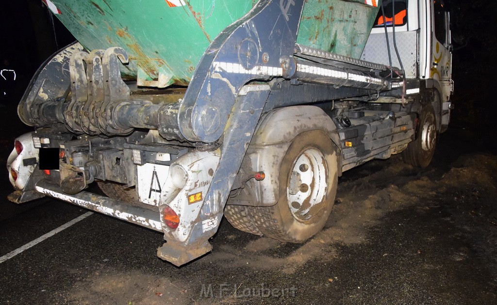 Container LKW umgestuerzt Koeln Brueck Bruecker- Dellbruecker Mauspfad P587.JPG - Miklos Laubert